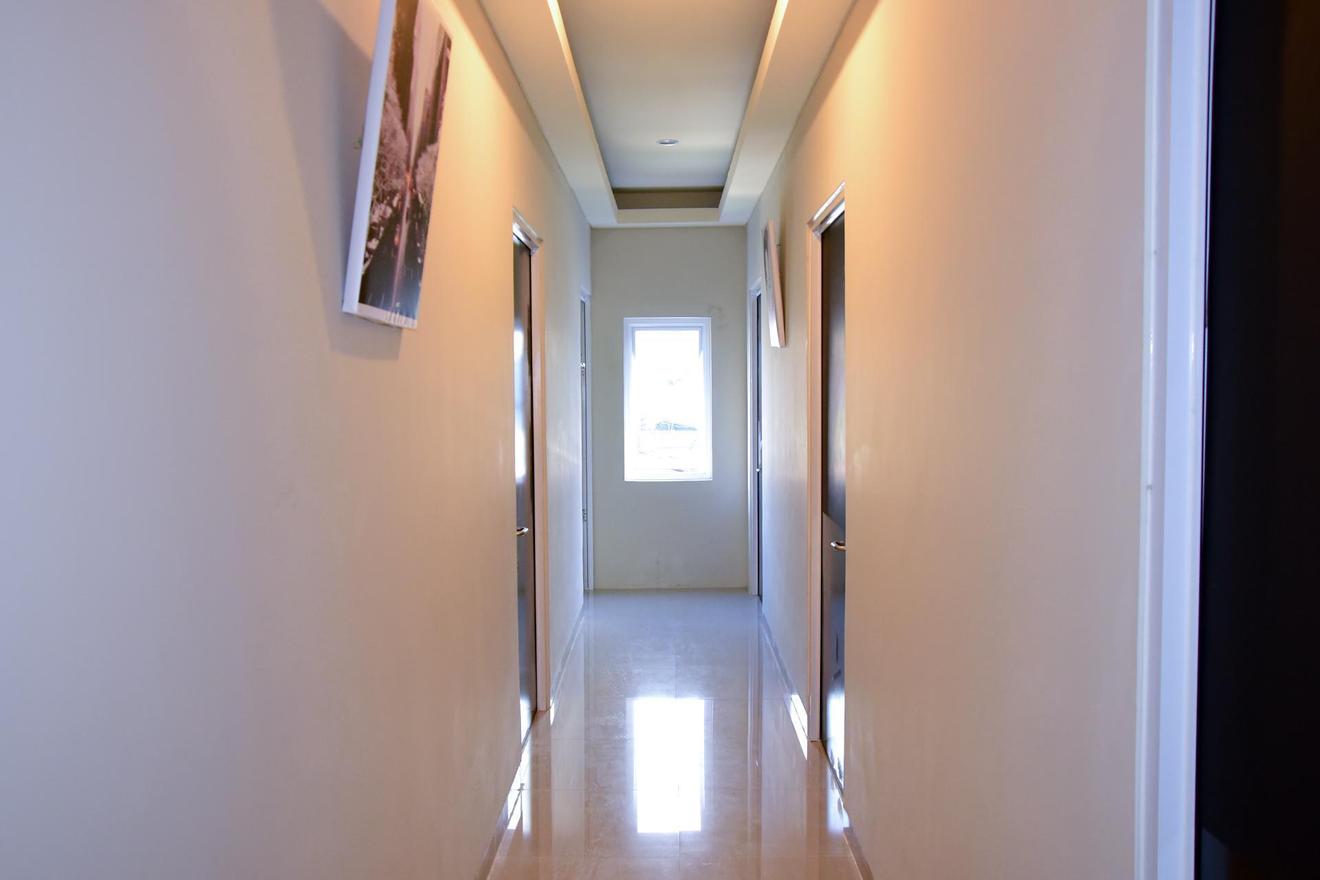 Hotel RedDoorz near Mangga Dua Square Giacarta Esterno foto
